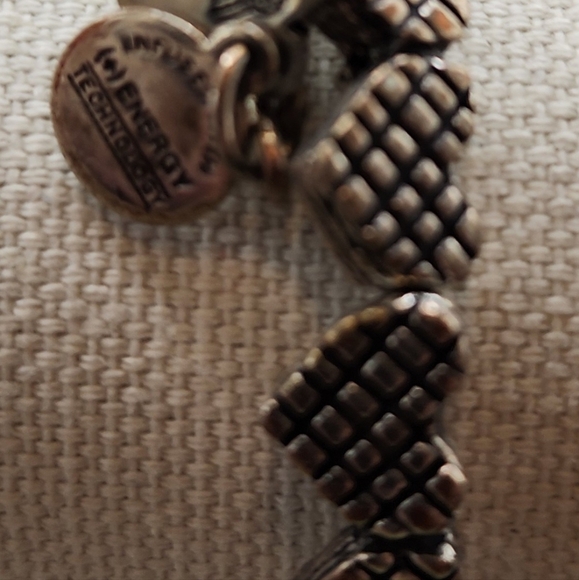 Alex & Ani Silver Vintage Sixty-Six Heart Bracelet - Picture 4 of 9